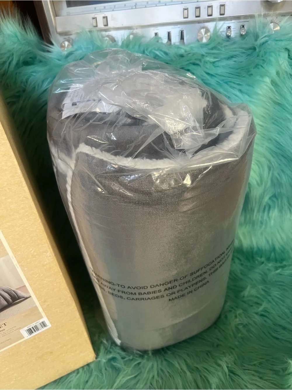 NIB Woolrich Gray Plush Comforter Set Full/Queen